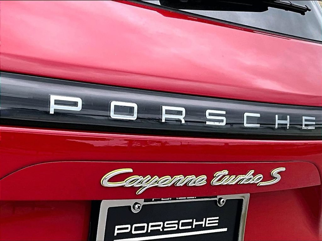 Certified 2022 Porsche Cayenne Turbo S AWD/4WD image 22
