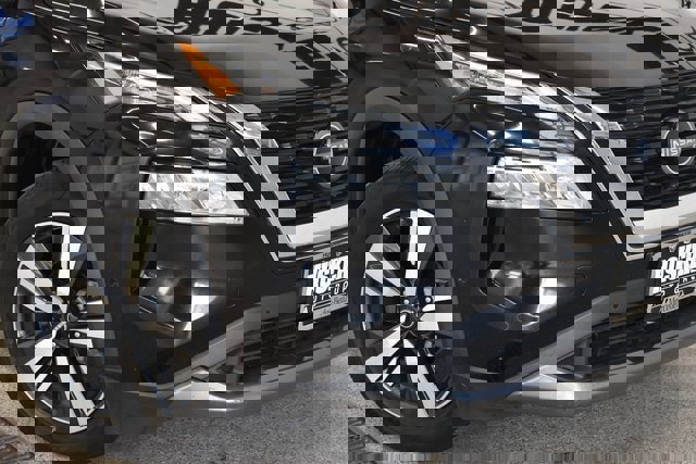 Used 2023 Nissan Rogue SL w/ SL Premium Package image 15