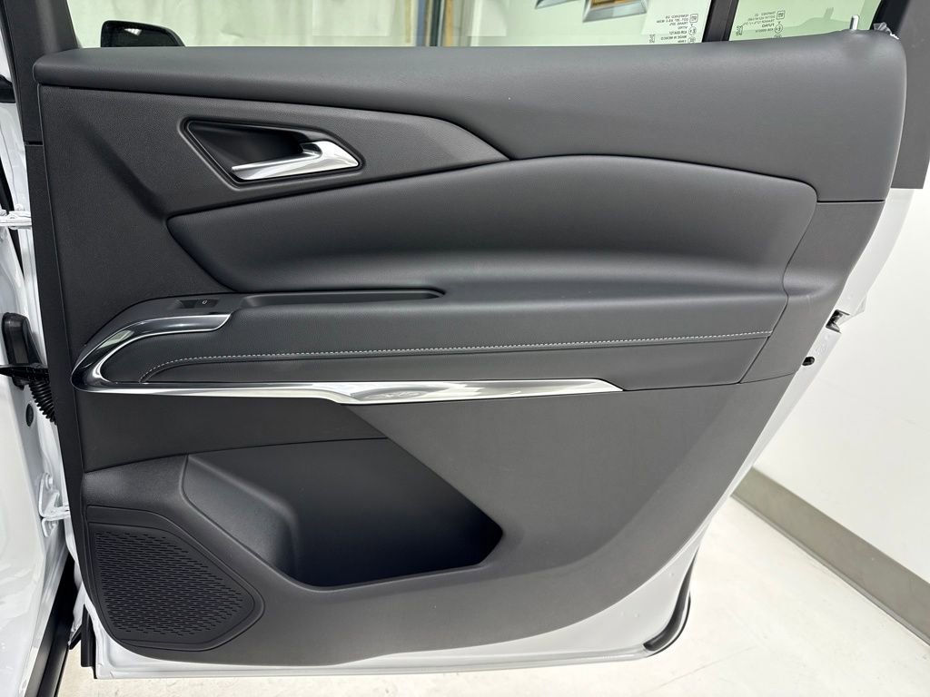 New 2026 Chevrolet Traverse LT image 11