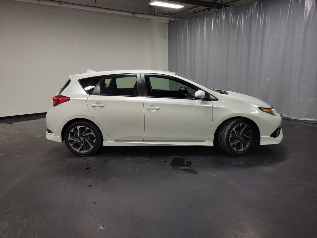 Used 2017 Toyota Corolla iM image 9