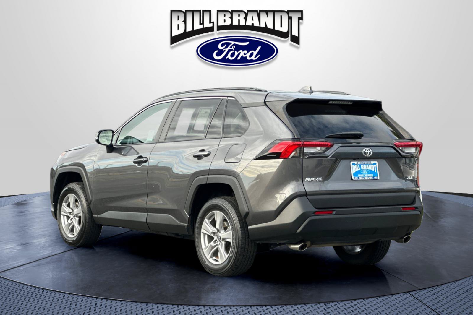 Used 2023 Toyota RAV4 XLE FWD image 5
