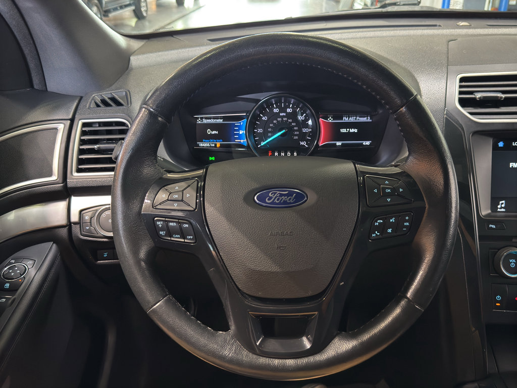 Used 2017 Ford Explorer XLT w/ Equipment Group 202A AWD/4WD image 23