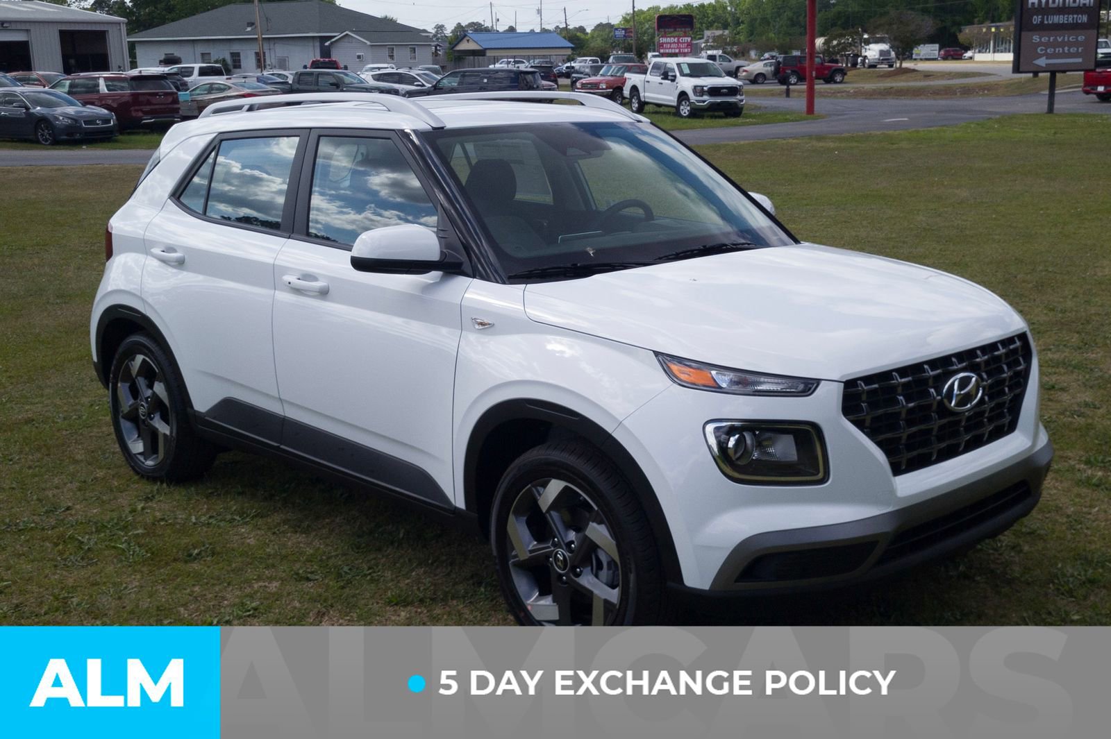 Certified 2025 Hyundai Venue SEL image 4