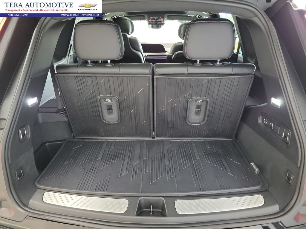Certified 2026 Cadillac Vistiq Platinum w/ LPO, Floor Liner Package AWD/4WD image 22