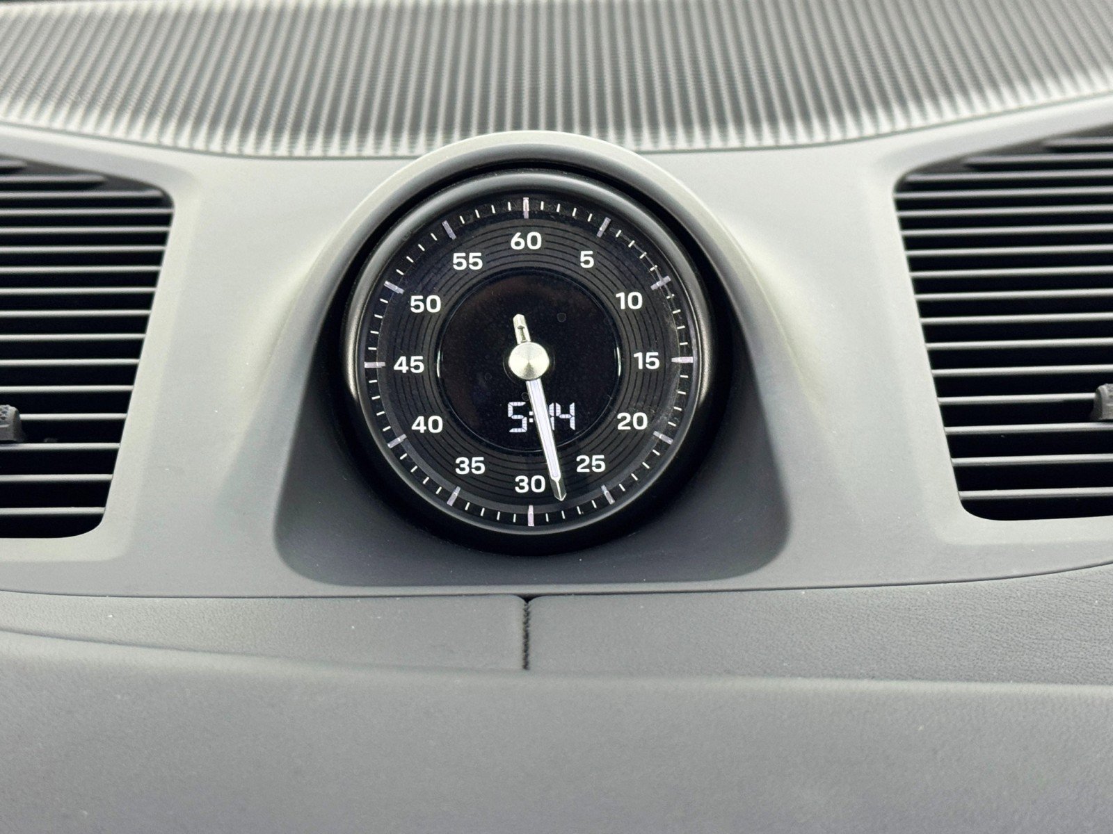 Used 2024 Porsche Cayenne S image 27