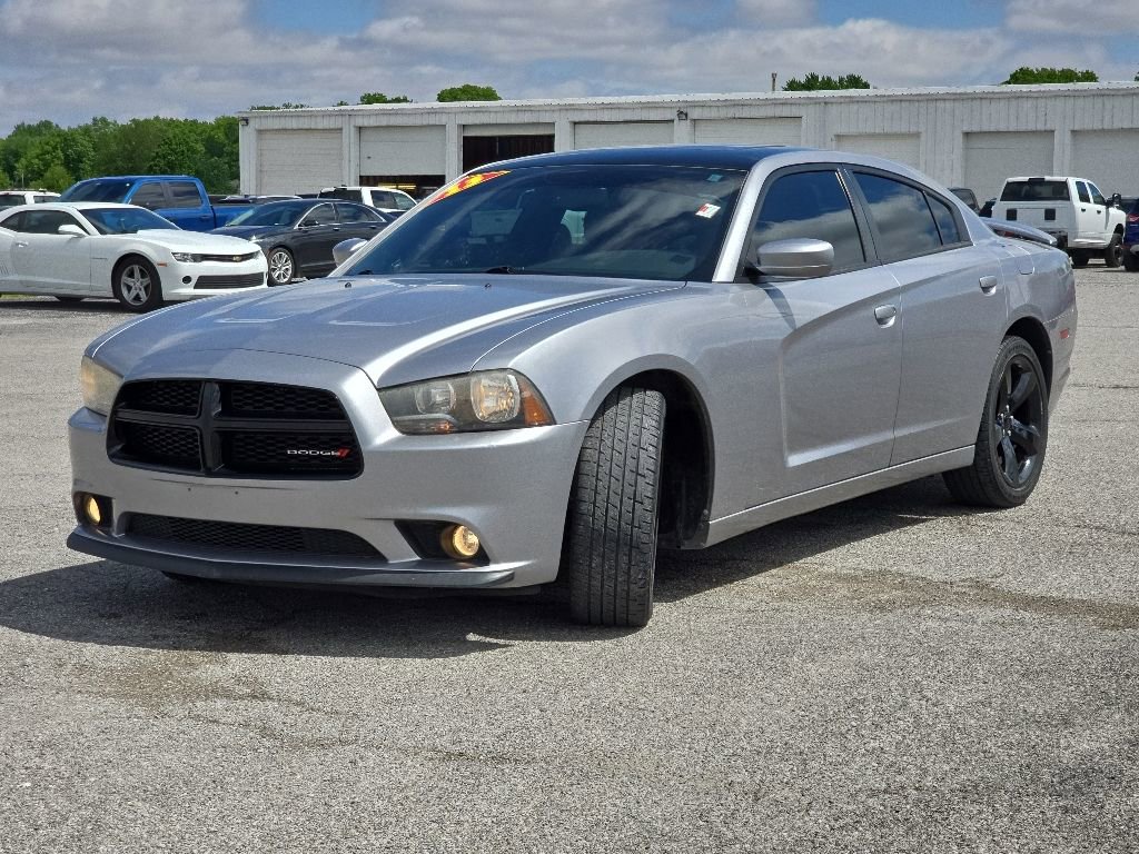 Used 2013 Dodge Charger SXT w/ Blacktop Pkg RWD image 3