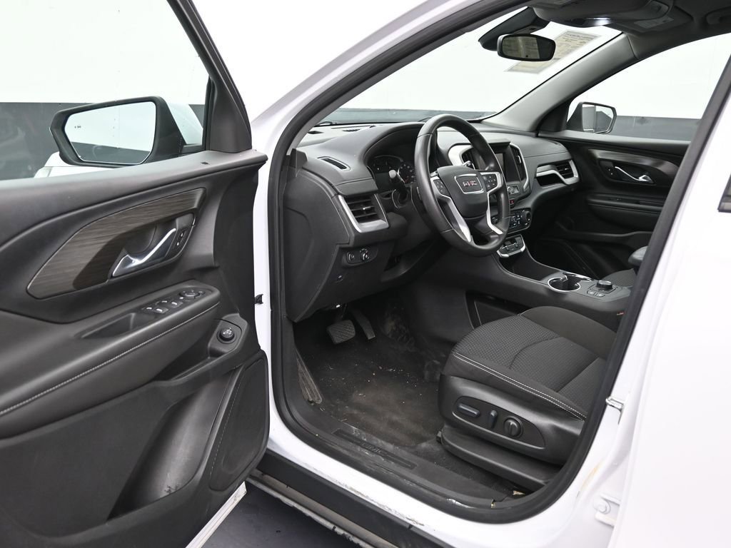 Used 2023 GMC Terrain SLE w/ Driver Convenience Package image 10
