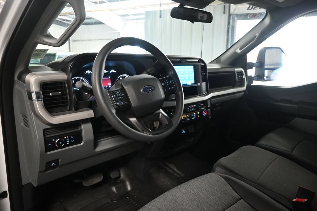 New 2026 Ford F450 XL w/ XL Chrome Package RWD image 26