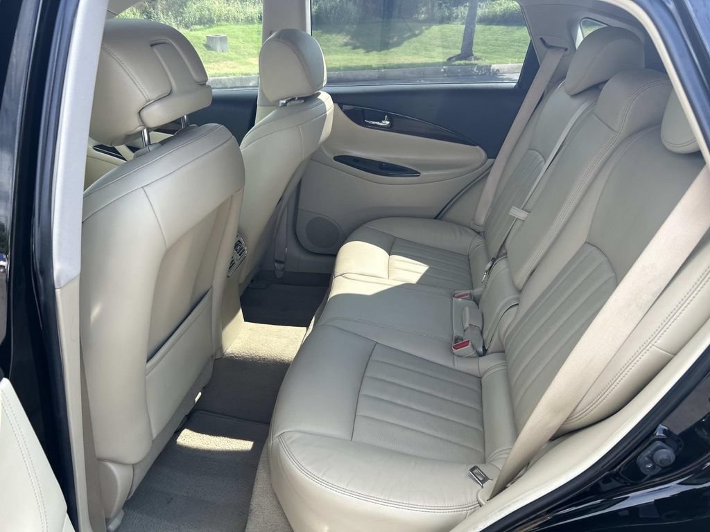 Used 2016 INFINITI QX50 2WD w/ Deluxe Touring Package image 24