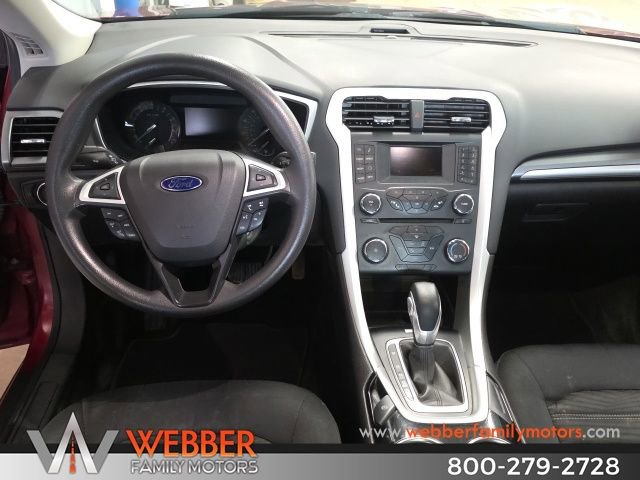 Used 2016 Ford Fusion SE w/ SE Cold Weather Package image 16