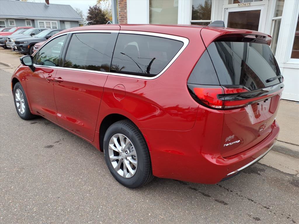 New 2026 Chrysler Pacifica Select image 5