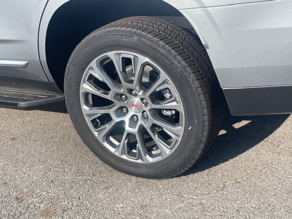 New 2026 GMC Yukon Denali w/ Advanced Technology Package AWD/4WD image 9