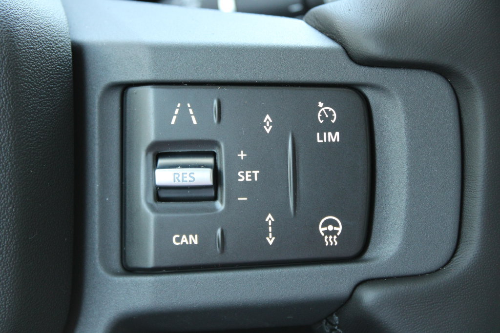 New 2026 Land Rover Defender 110 X-Dynamic SE AWD/4WD image 16