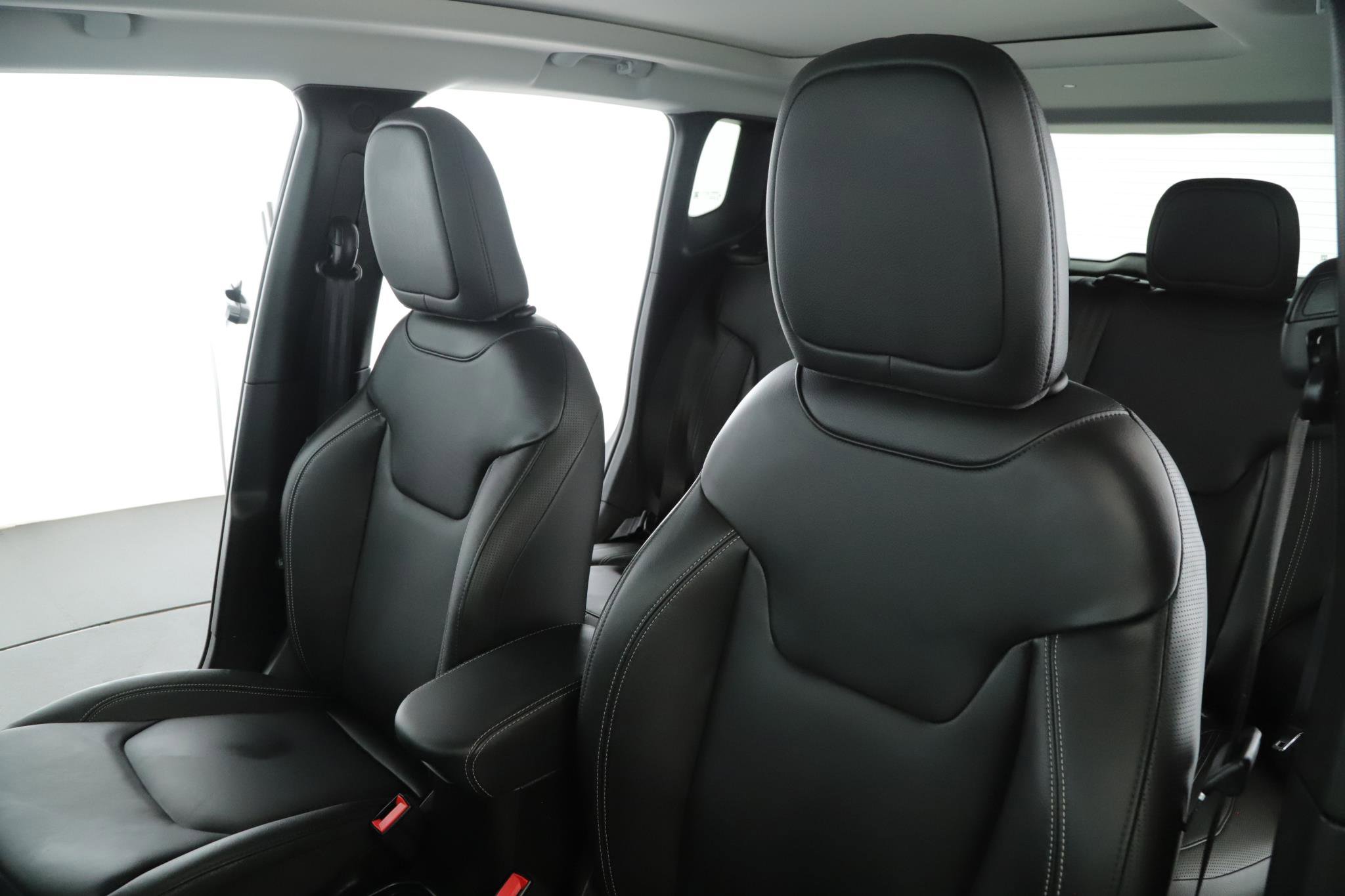 Used 2023 Jeep Renegade Limited w/ Sun/Sound Group image 6