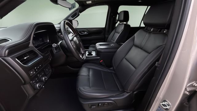 Used 2023 Chevrolet Suburban RST w/ Max Trailering Package image 18