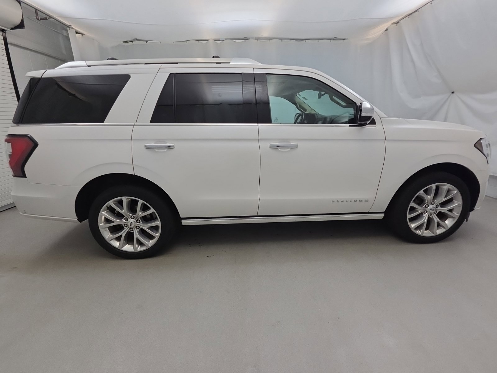 Used 2019 Ford Expedition Platinum AWD/4WD image 8