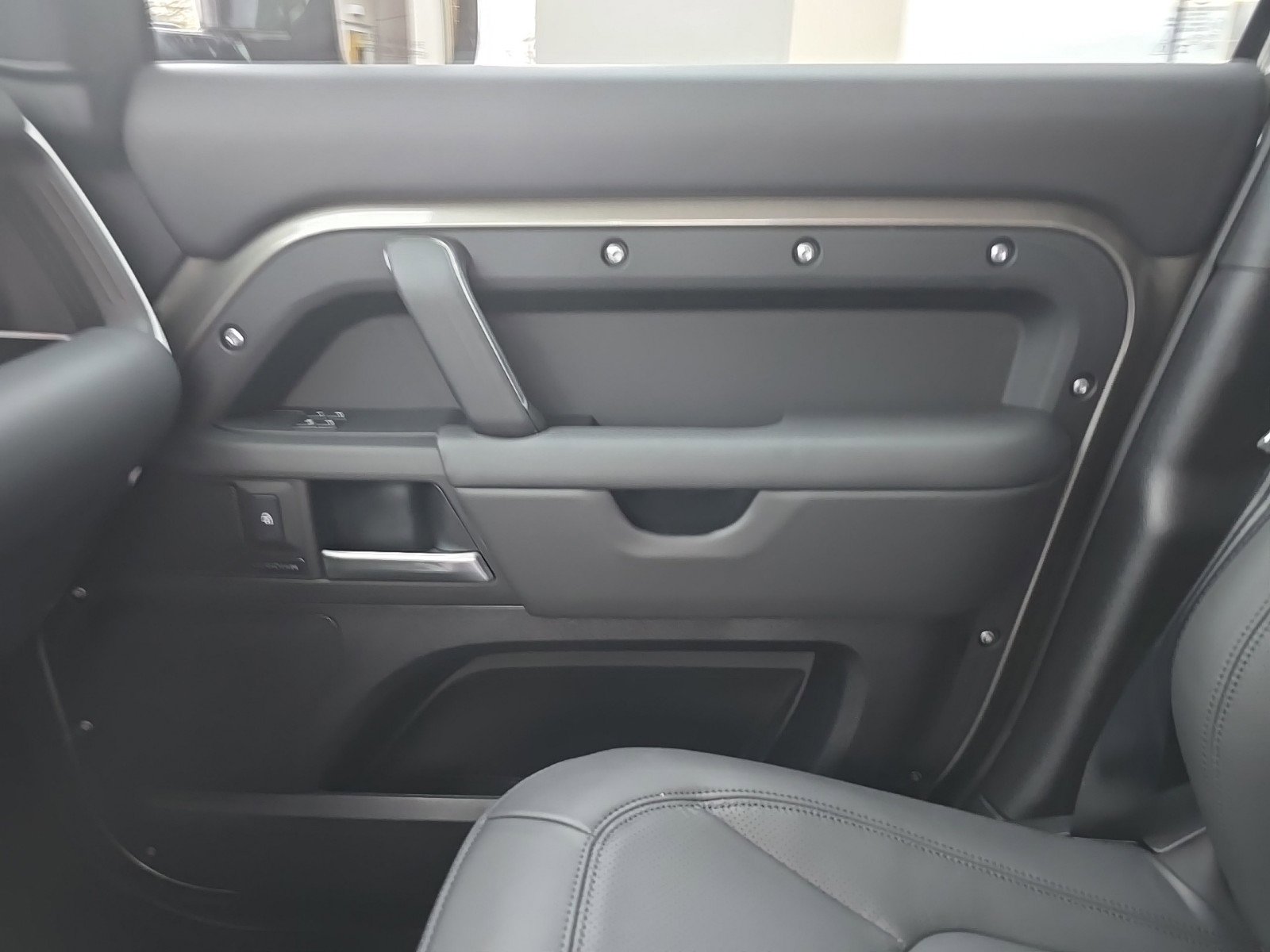 Certified 2025 Land Rover Defender 110 S image 24