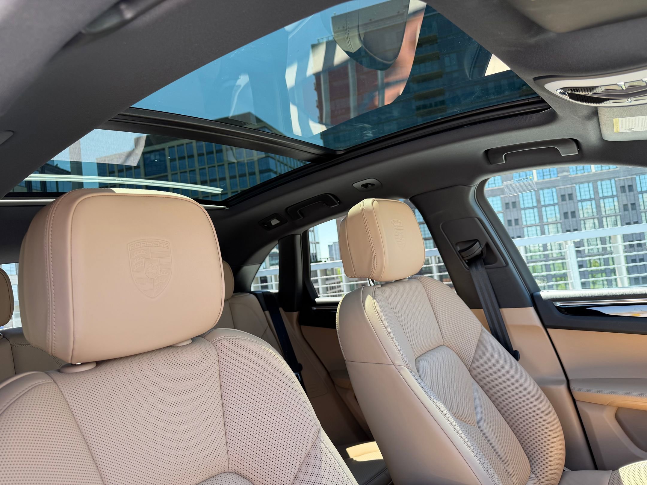 Certified 2026 Porsche Macan AWD/4WD image 13