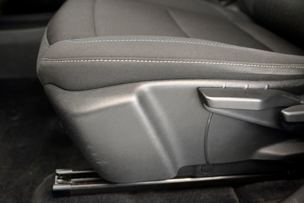 Certified 2025 Chevrolet Equinox EV LT image 16