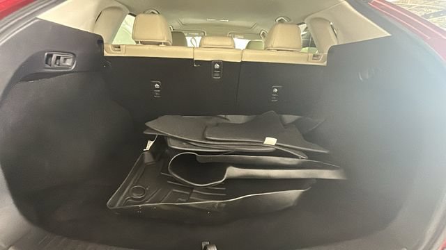 Used 2018 MAZDA CX-5 Touring w/ Preferred Equipment Package FWD image 25