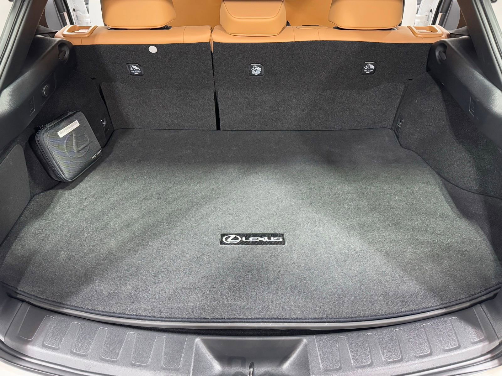 Used 2025 Lexus UX 300h AWD image 43