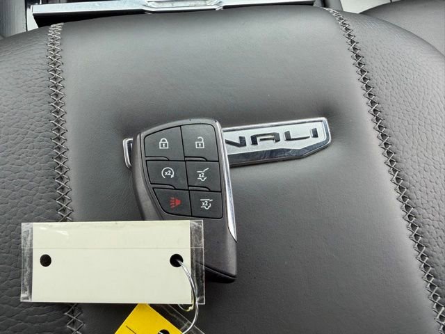 Certified 2025 GMC Yukon Denali image 36