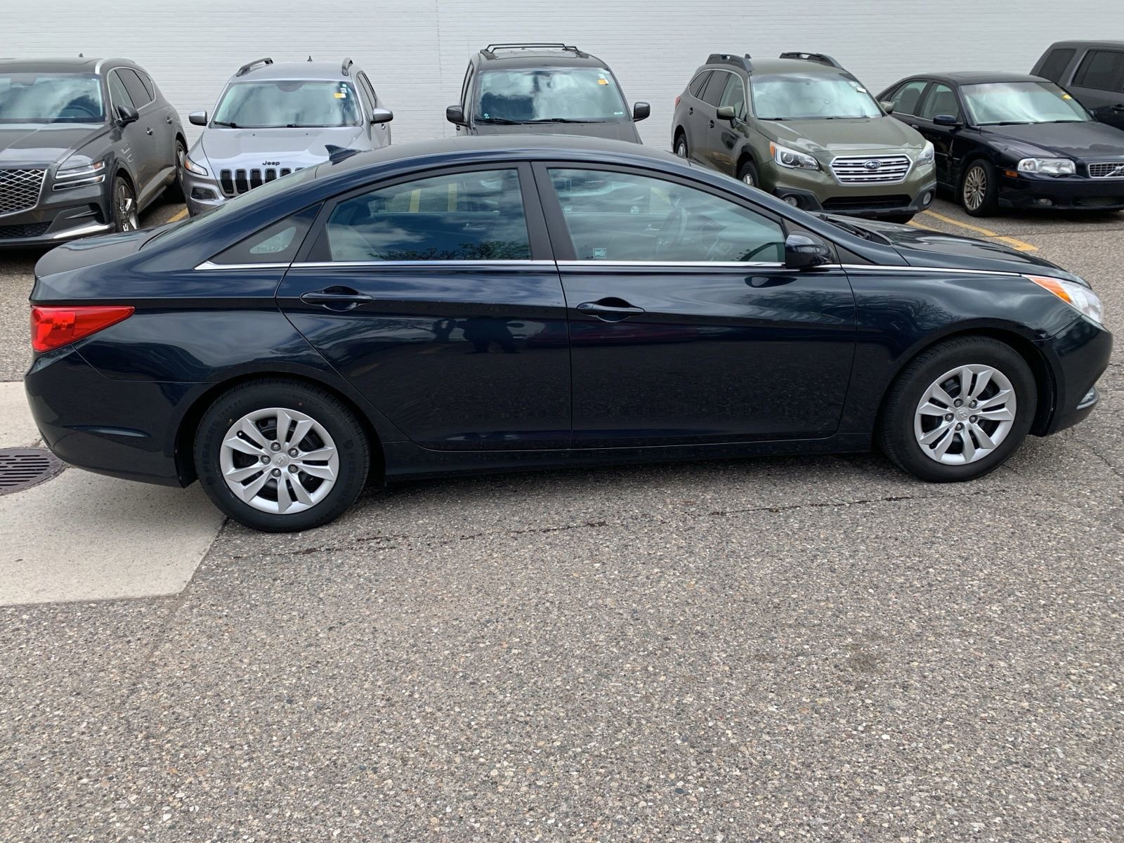 Used 2012 Hyundai Sonata GLS FWD image 4