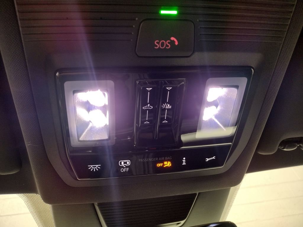 New 2025 Volkswagen Tiguan SE R-Line image 34