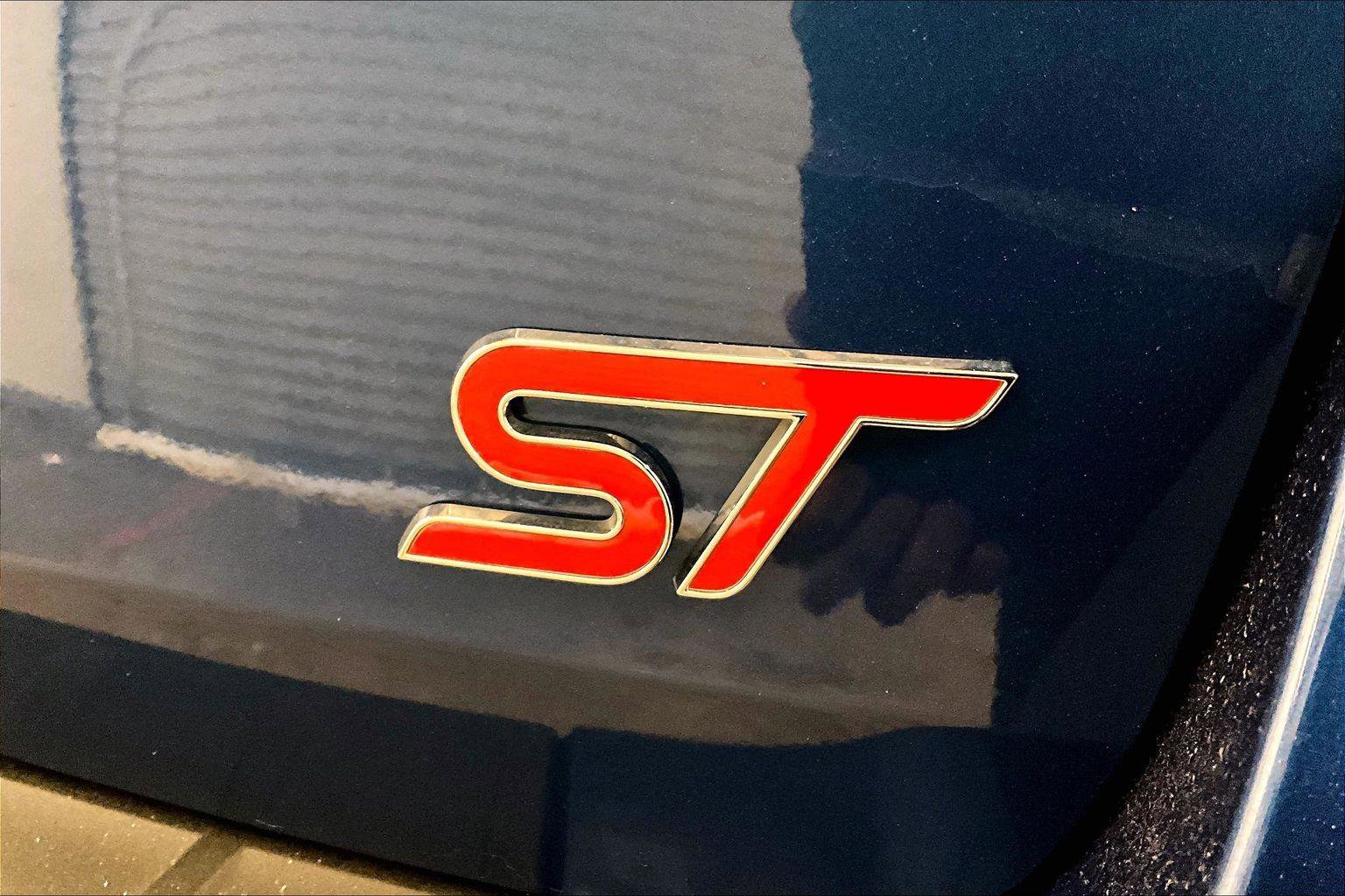 Used 2020 Ford Explorer ST w/ Premium Technology Package image 13