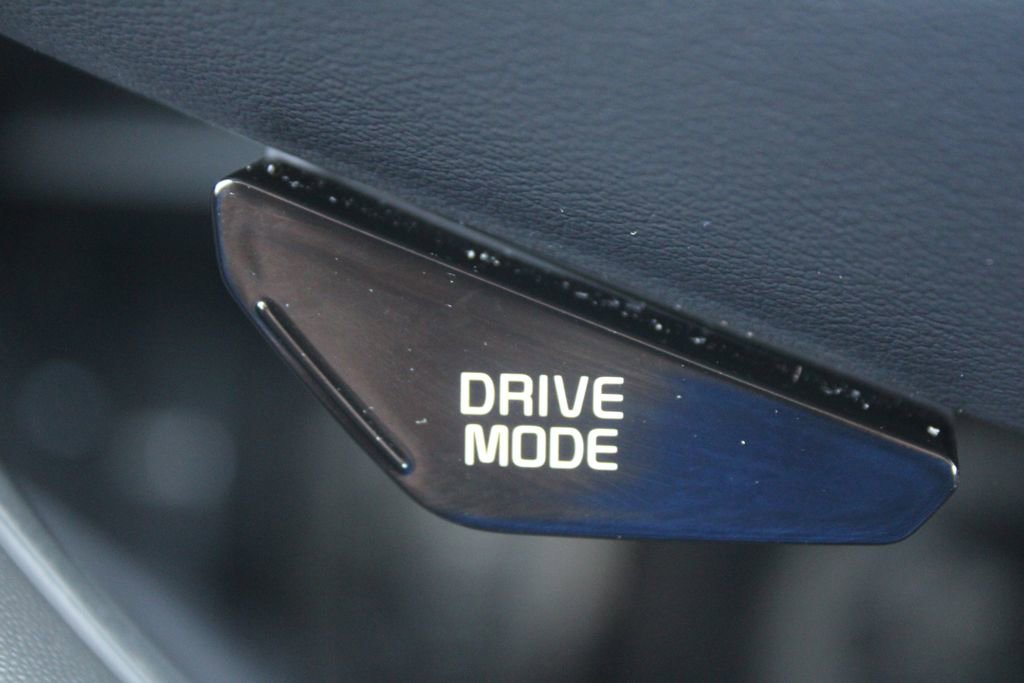 Used 2025 Kia Niro LX image 26