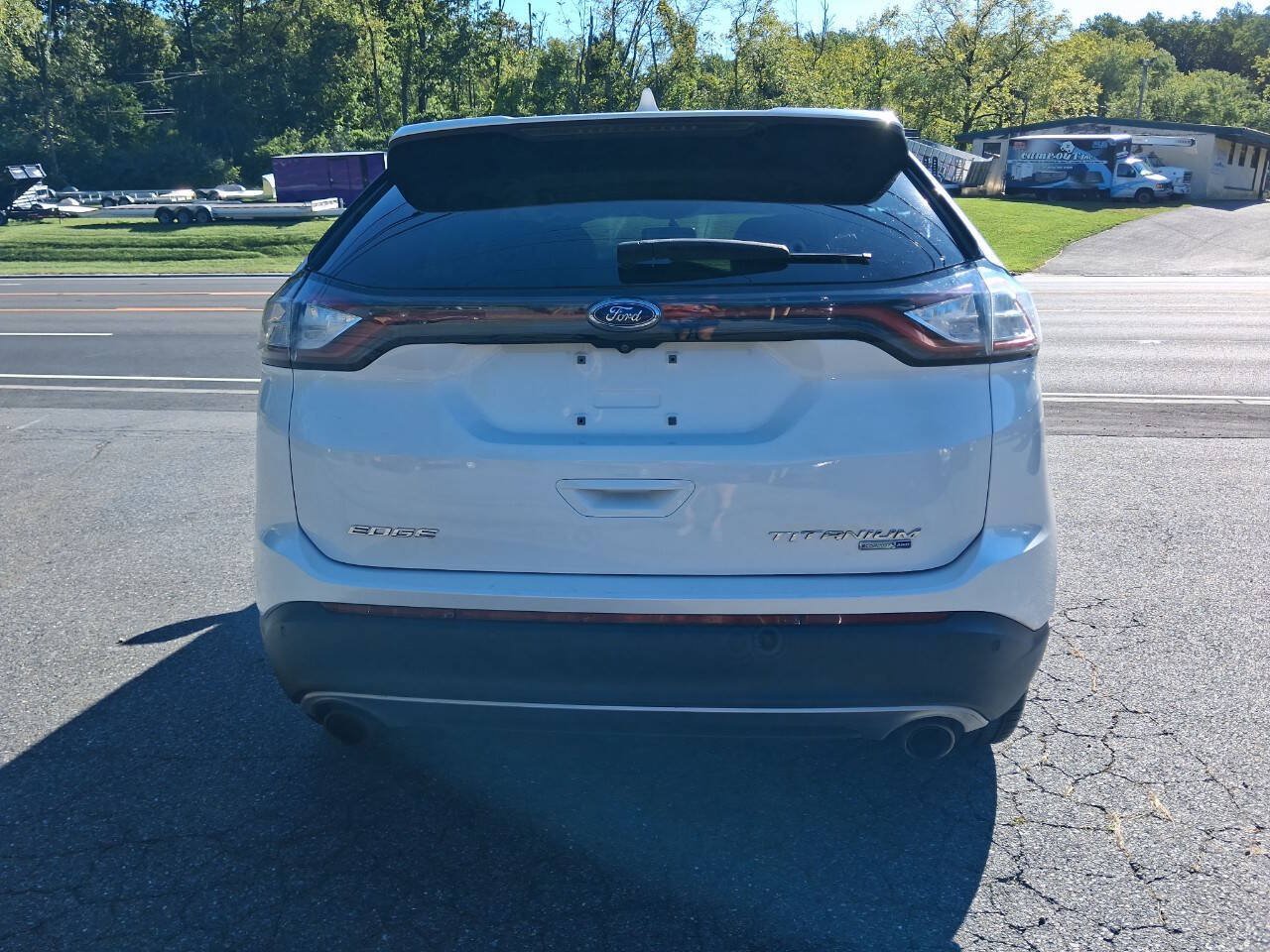 Used 2017 Ford Edge Titanium w/ Technology Package AWD/4WD image 11