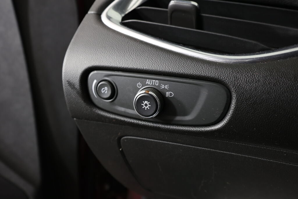 Used 2016 Chevrolet Malibu LT FWD image 31