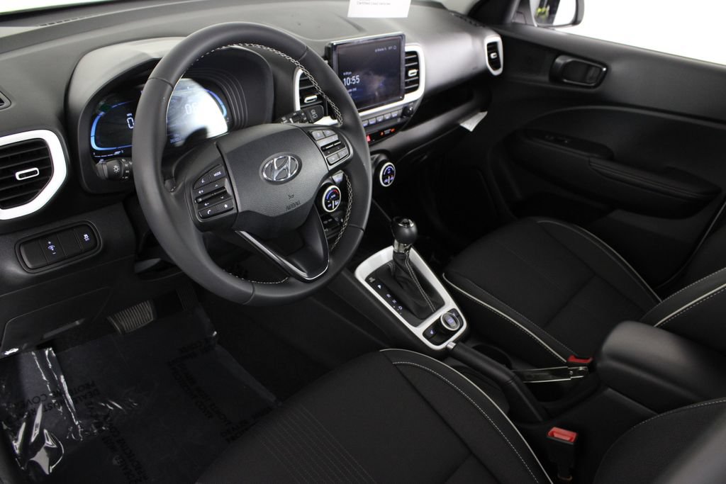 Certified 2024 Hyundai Venue Limited FWD image 19