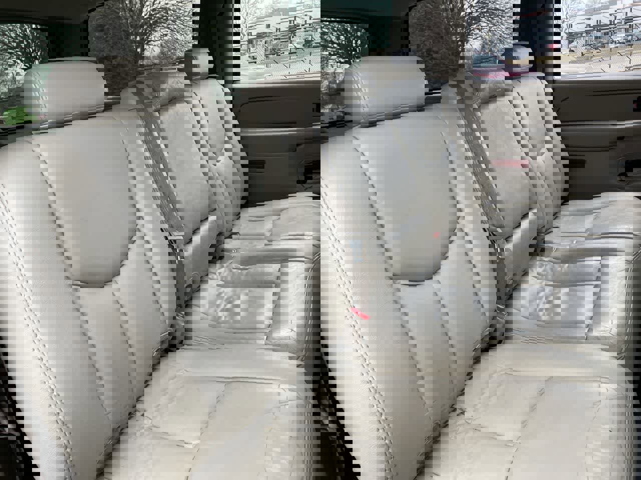 Used 2005 Chevrolet Suburban LT w/ Preferred Equipment Group image 15