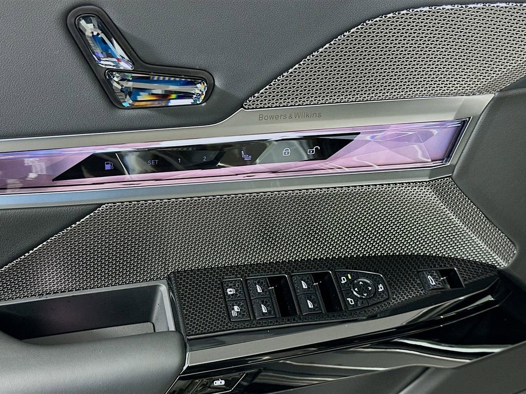 New 2026 BMW 750e xDrive w/ Executive Package image 20