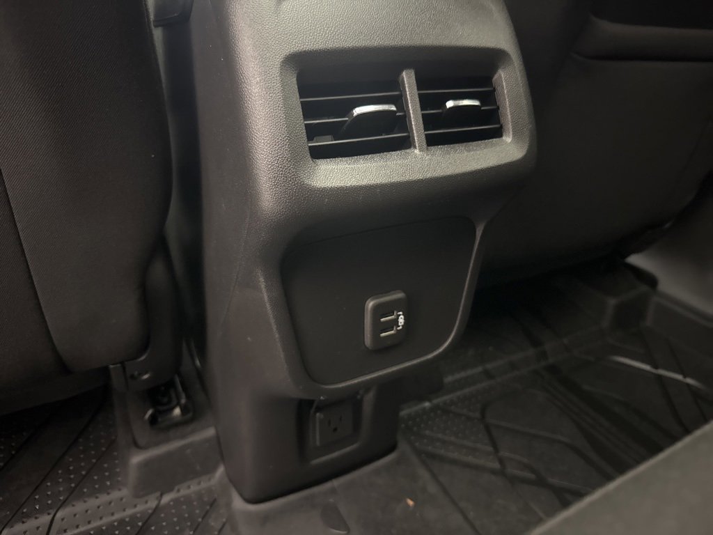 Used 2023 Chevrolet Equinox LT image 49