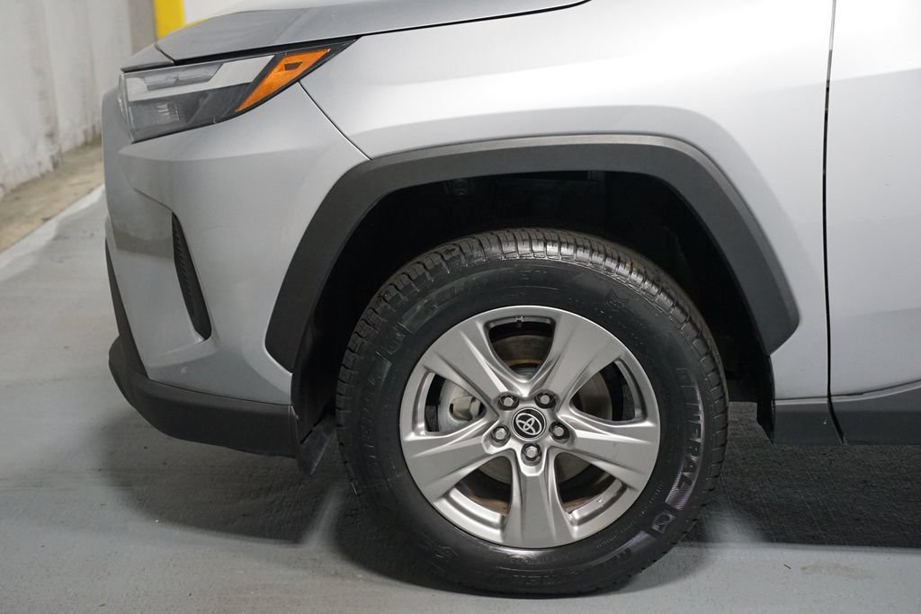 Certified 2024 Toyota RAV4 LE AWD/4WD image 5