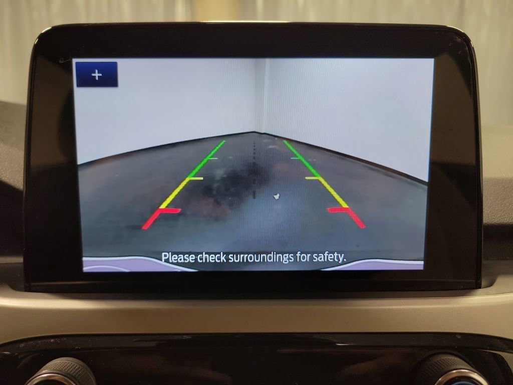 Used 2021 Ford Escape SE image 19