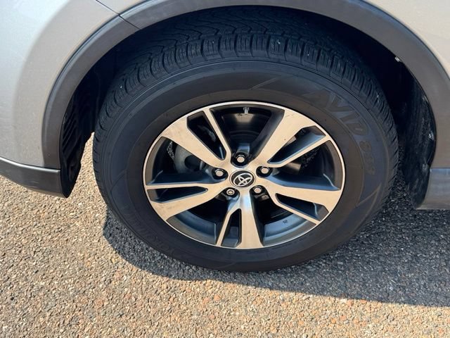 Used 2018 Toyota RAV4 XLE FWD image 8