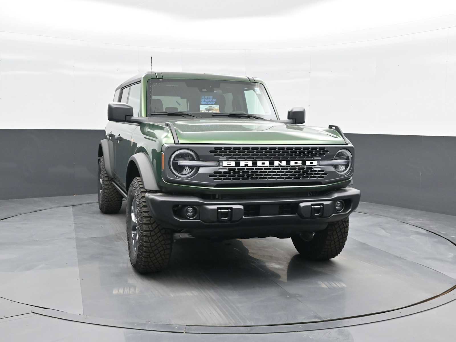 New 2025 Ford Bronco Badlands image 2