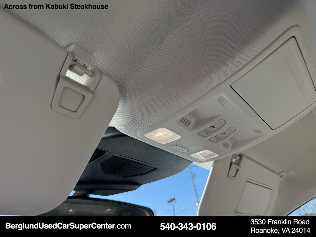 Used 2022 Ford Escape SEL image 30