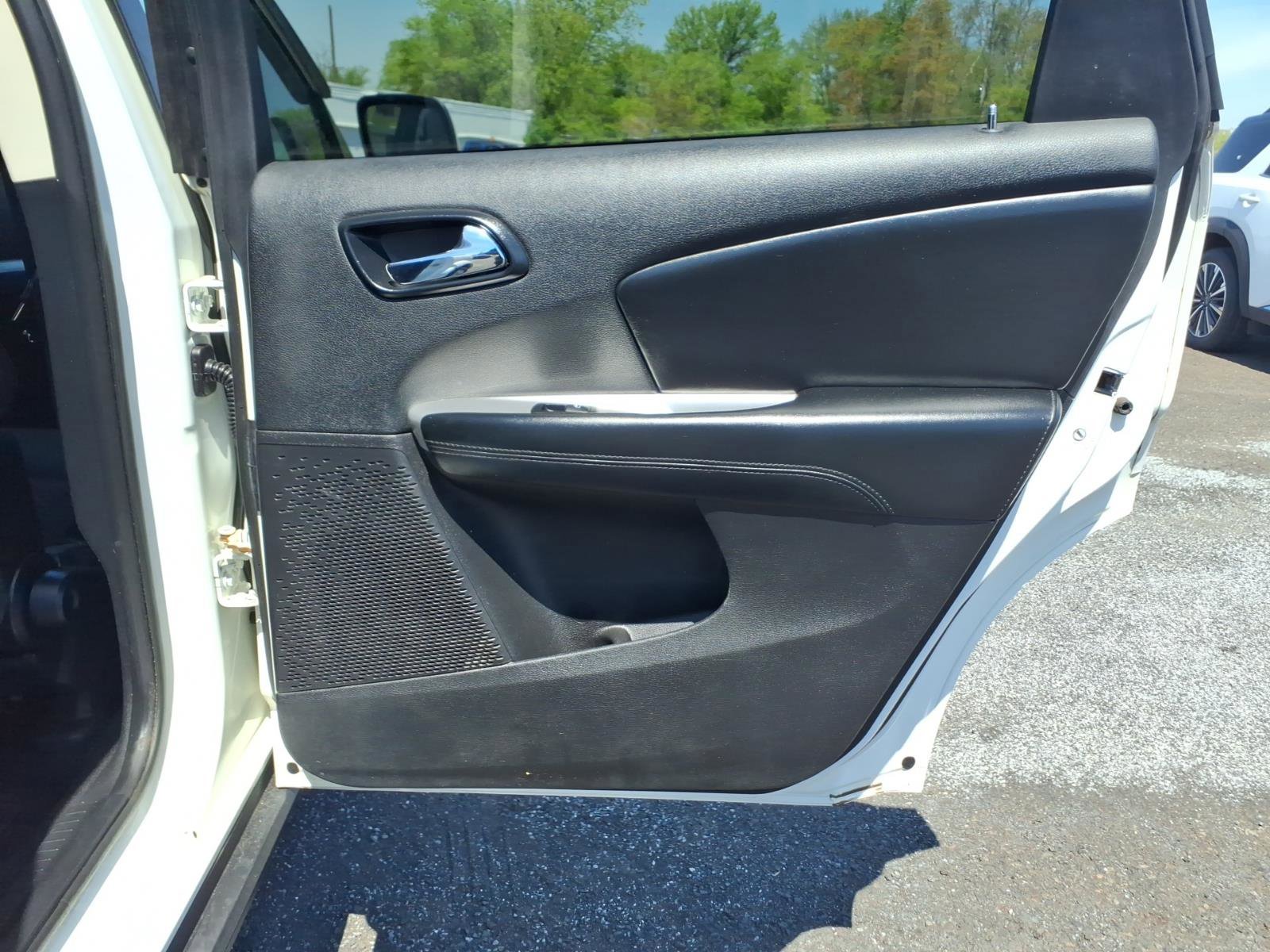 Used 2016 Dodge Journey SXT w/ Premium Group FWD image 27
