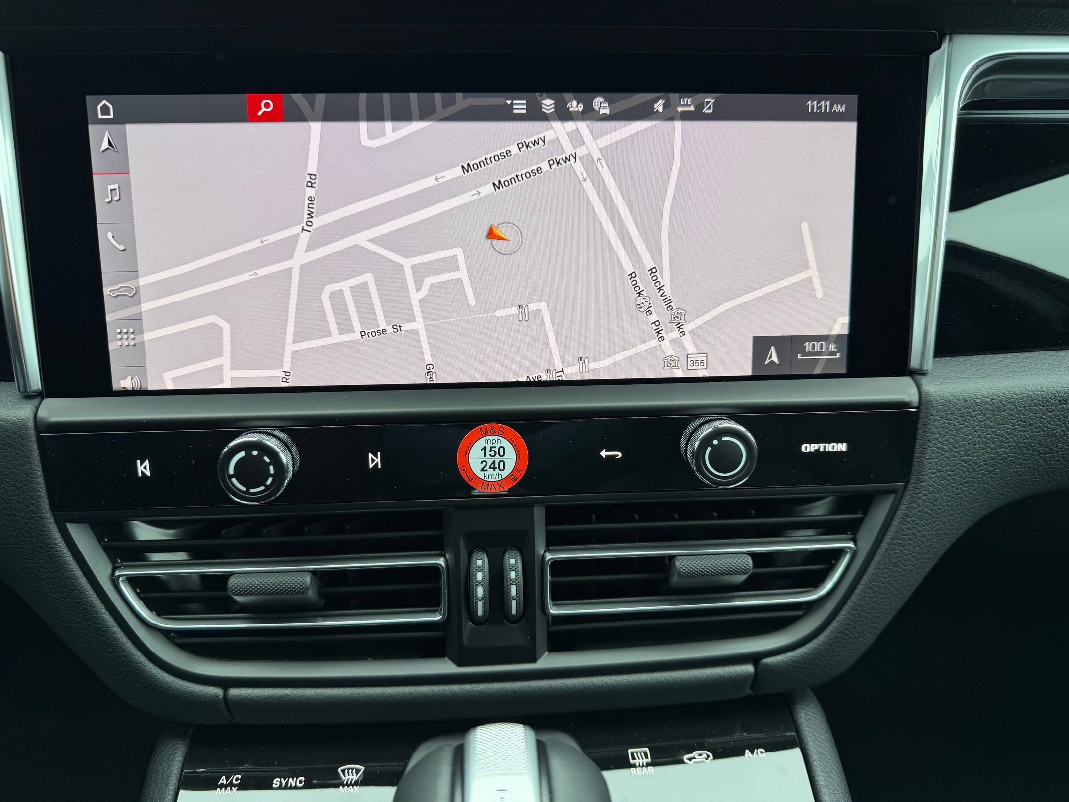 Certified 2026 Porsche Macan AWD/4WD image 27