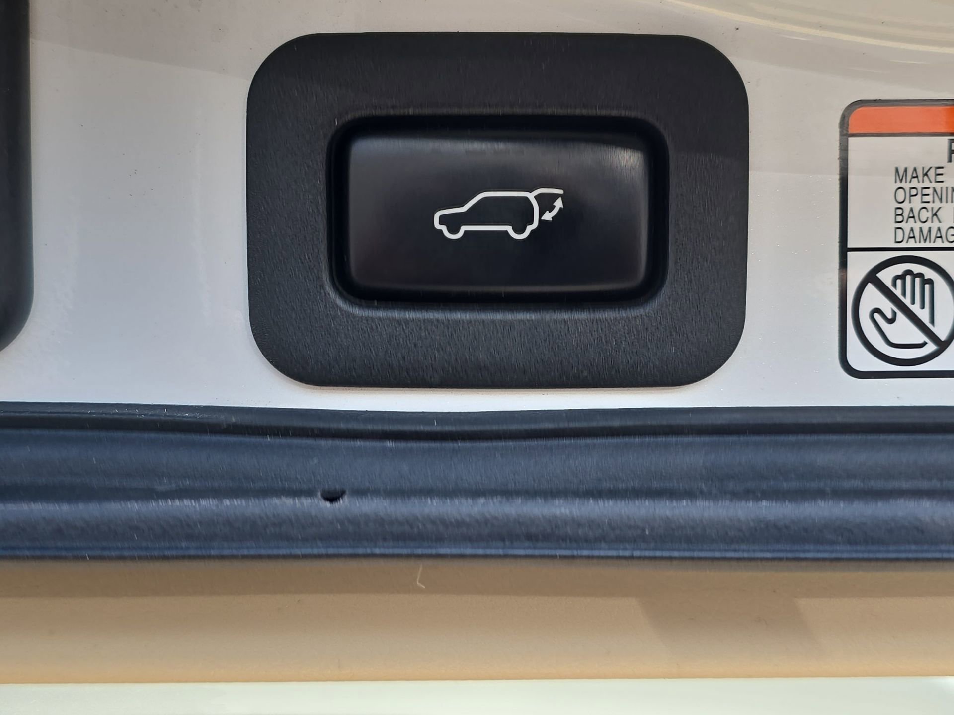 Used 2015 Lexus LX 570 4WD w/ Luxury Package image 13