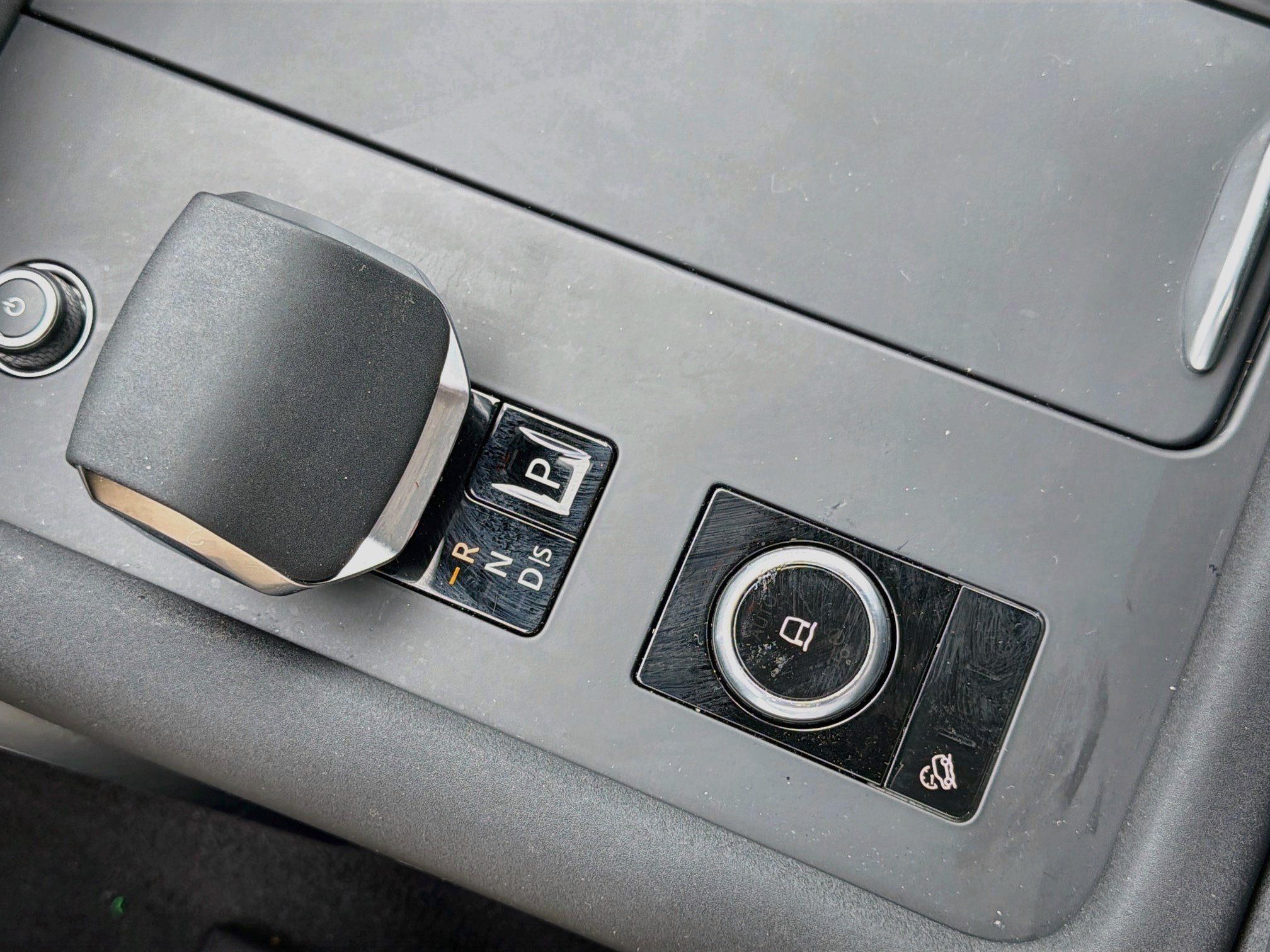 Certified 2025 Land Rover Discovery Dynamic SE AWD/4WD image 29