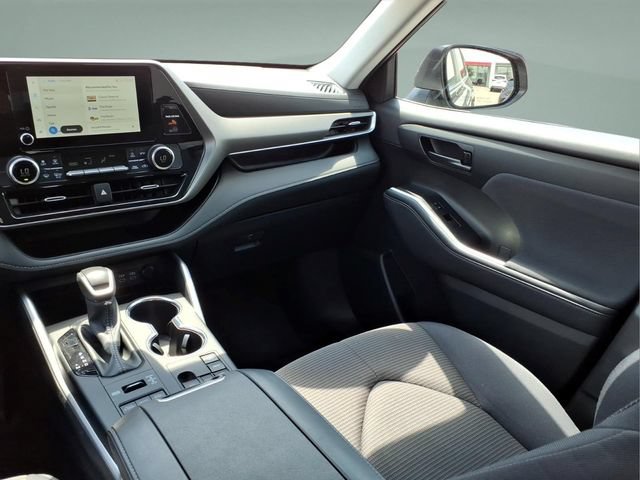 Certified 2024 Toyota Highlander LE AWD/4WD image 19