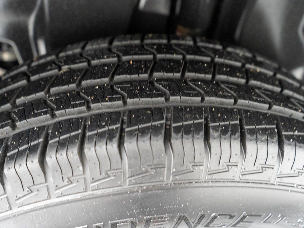 Used 2018 Jeep Cherokee Trailhawk w/ Cold Weather Group image 29