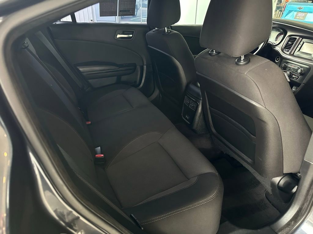 Used 2017 Dodge Charger SE w/ Blacktop Package image 18