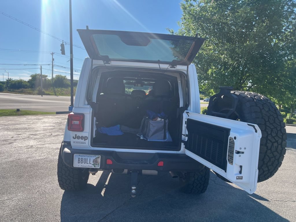 Used 2022 Jeep Wrangler Unlimited Rubicon w/ Trailer Tow Package AWD/4WD image 11