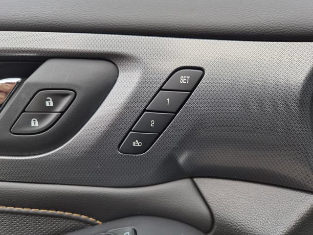Used 2021 Chevrolet Traverse Premier FWD image 15